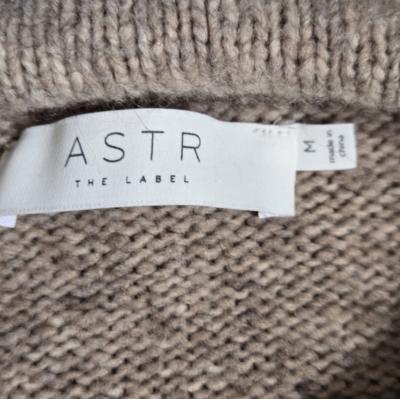 ASTR- The Label Dashwood Collar Puffed Sleeve Wool Sweater In Taupe. Size Medium - Picture 9 of 12